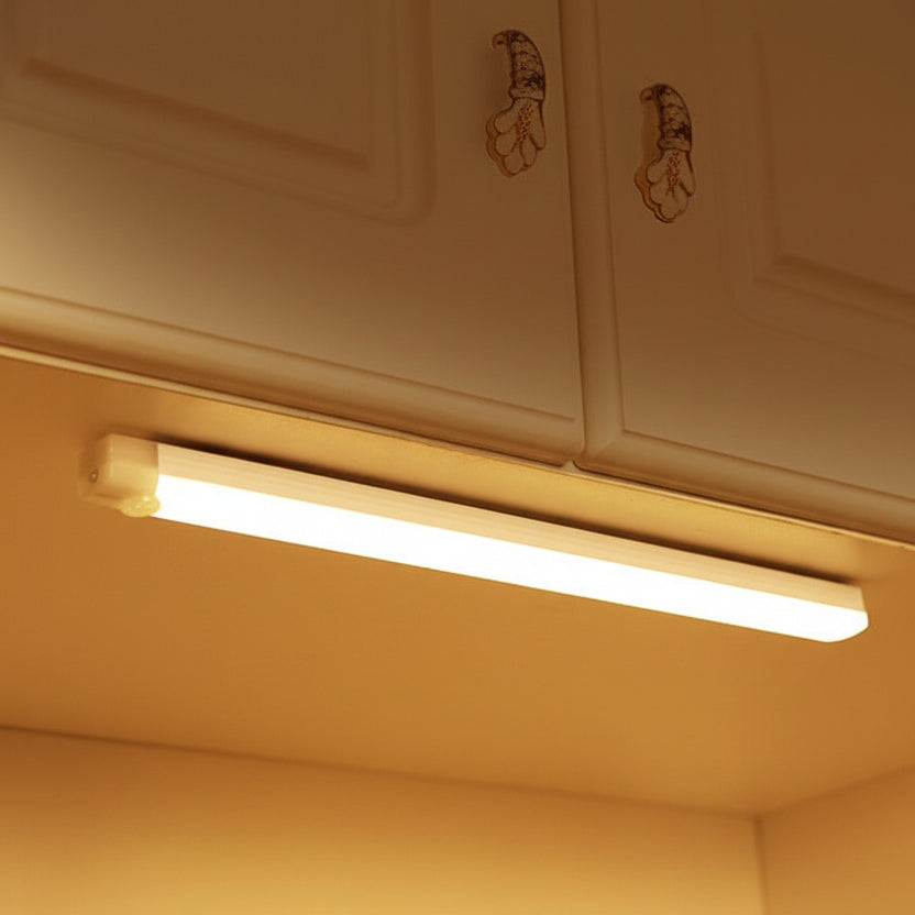 50 cm Elstena light bar glowing warm under a kitchen wall cabinet