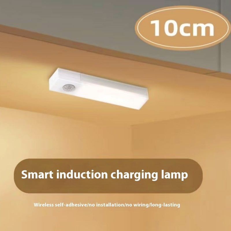 Short 10 cm light bar stuck to the underside of a shelf